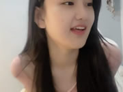 فتاة صينية جميلة نقية